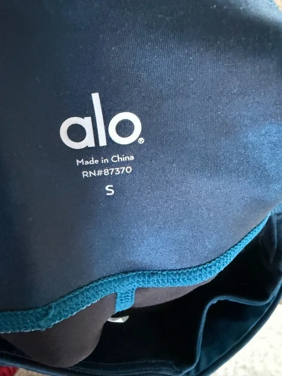 ALO Yoga Moon & Star Print Leggings - Teal/Black - Picture 7 of 7